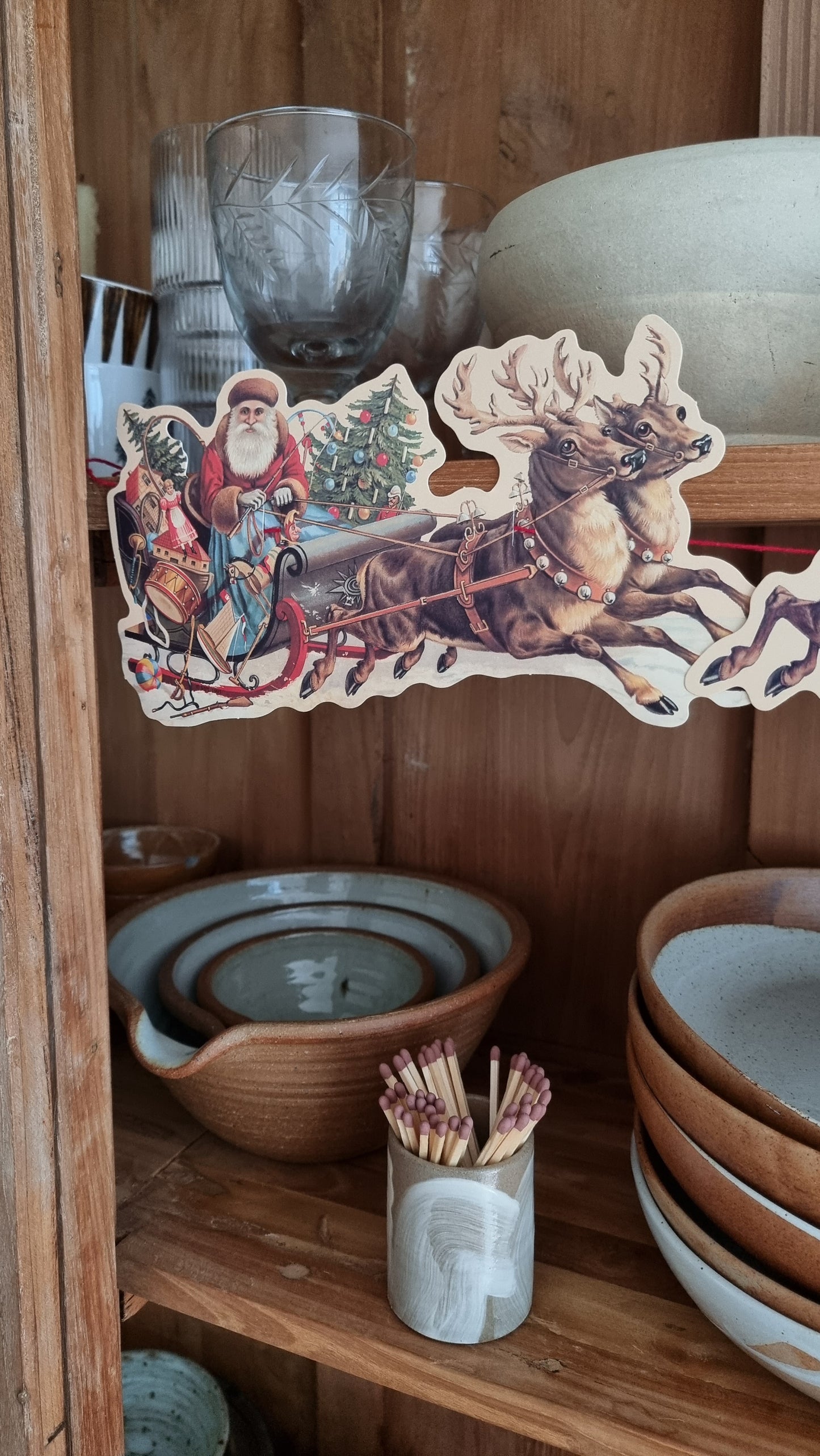 Sleigh Frieze Garland
