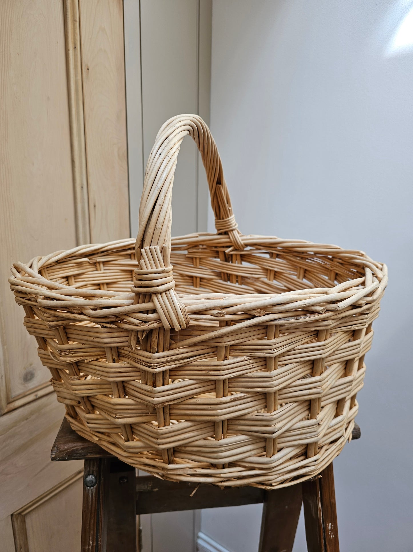 Vintage Basket | Light