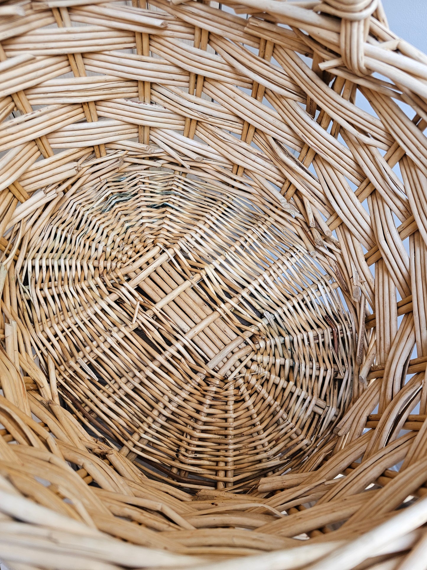 Vintage Basket | Light