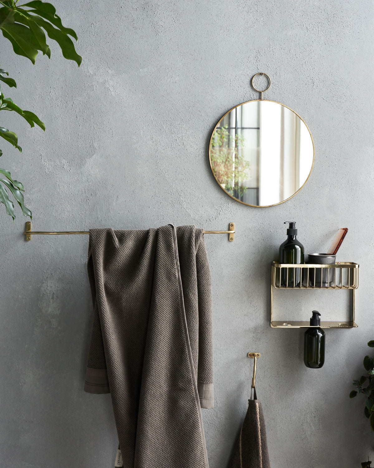 Welo Towel Rail | brass