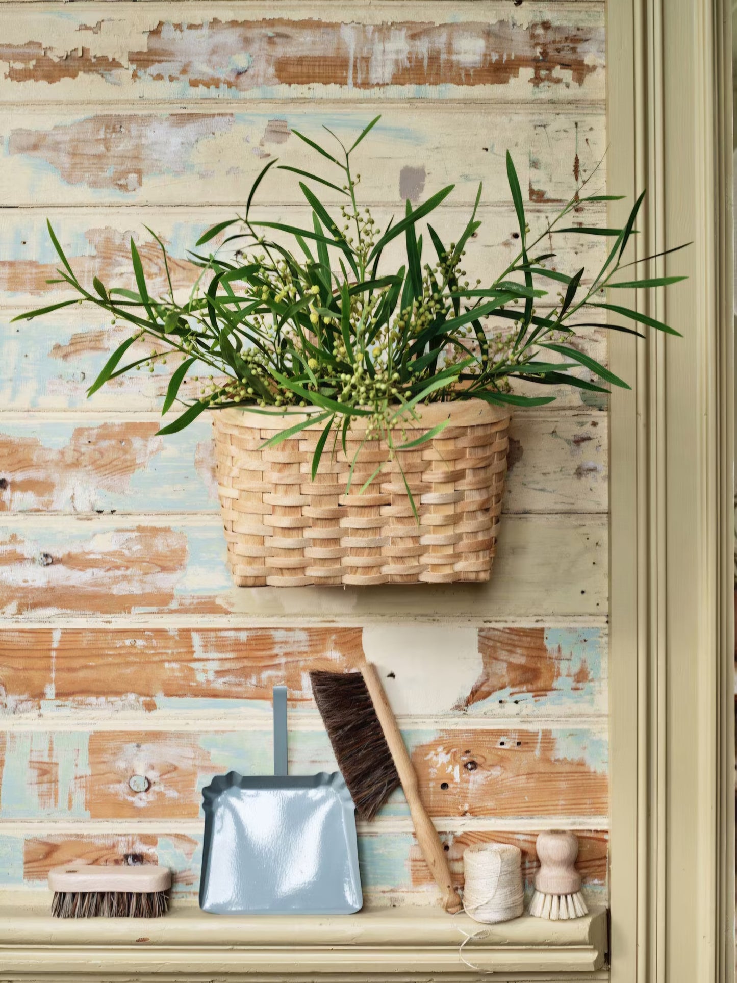 Evy Wood Wall Basket