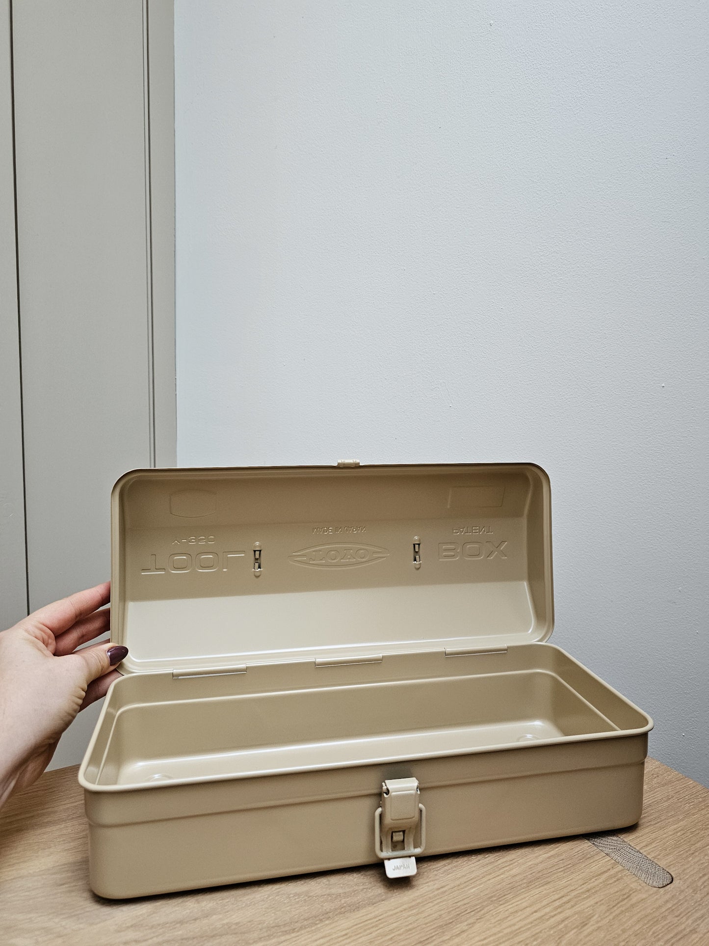 Toyo Y-350 Tool Box | Beige