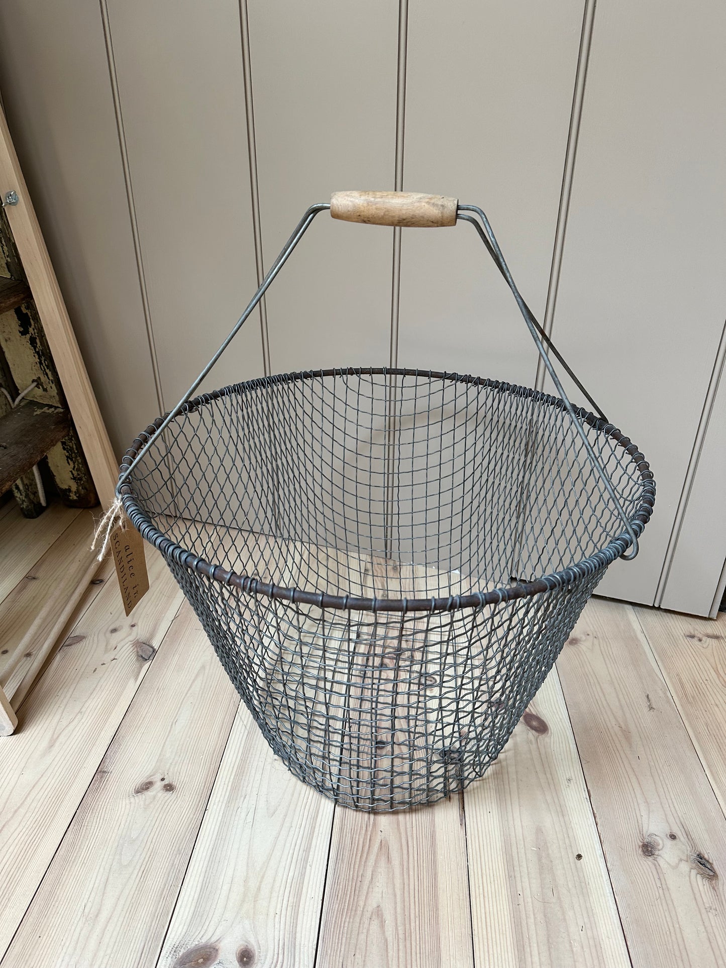 Vintage Oyster Wire Basket | Large