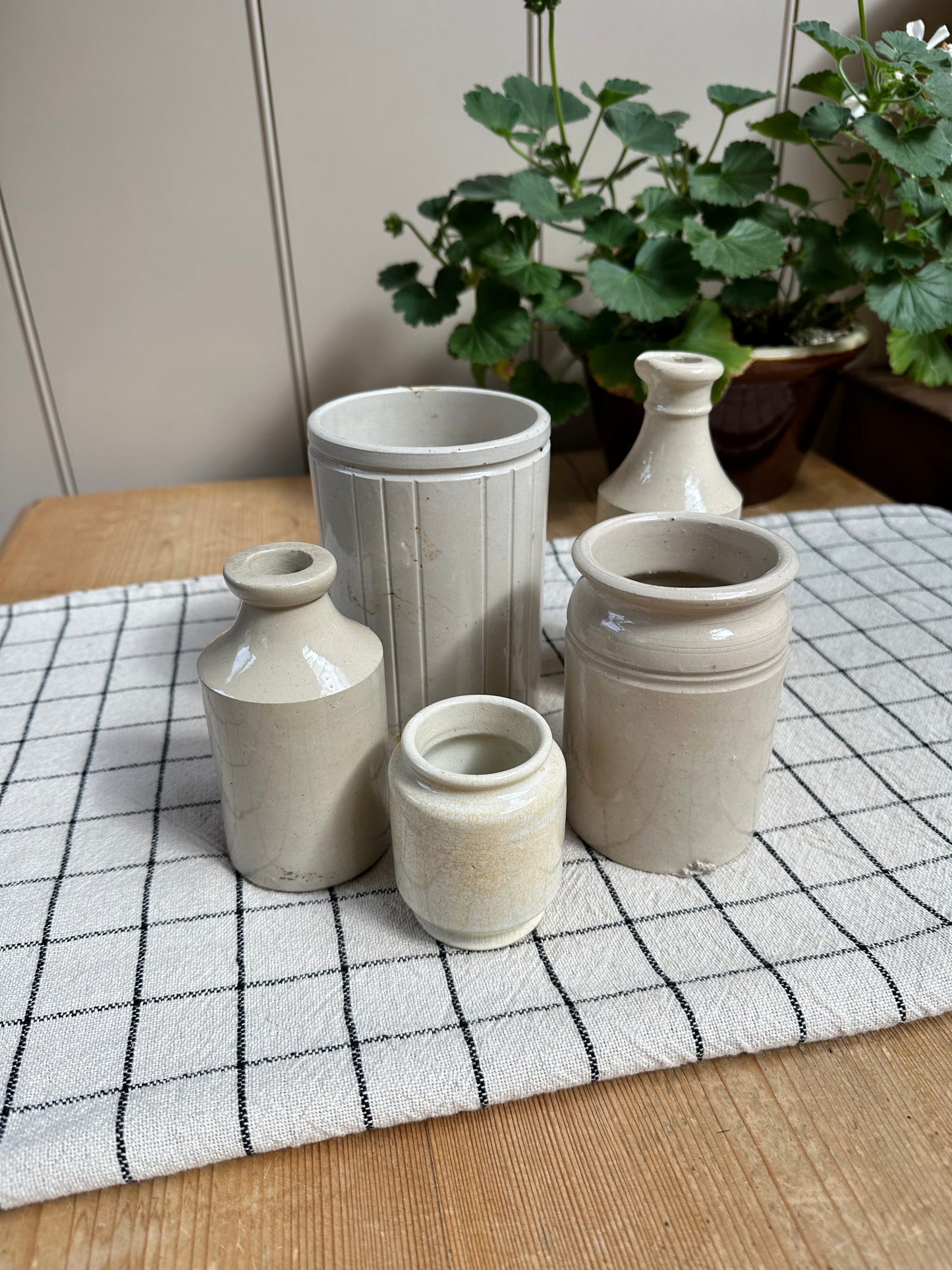 Vintage Oat Stoneware Set