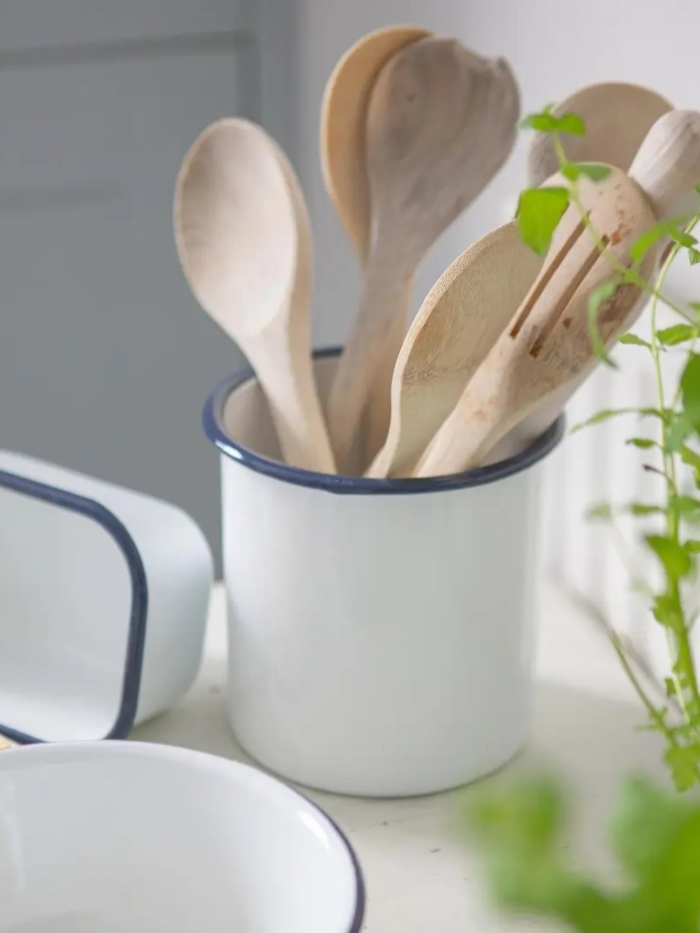 Classic Enamel Utensil Pot