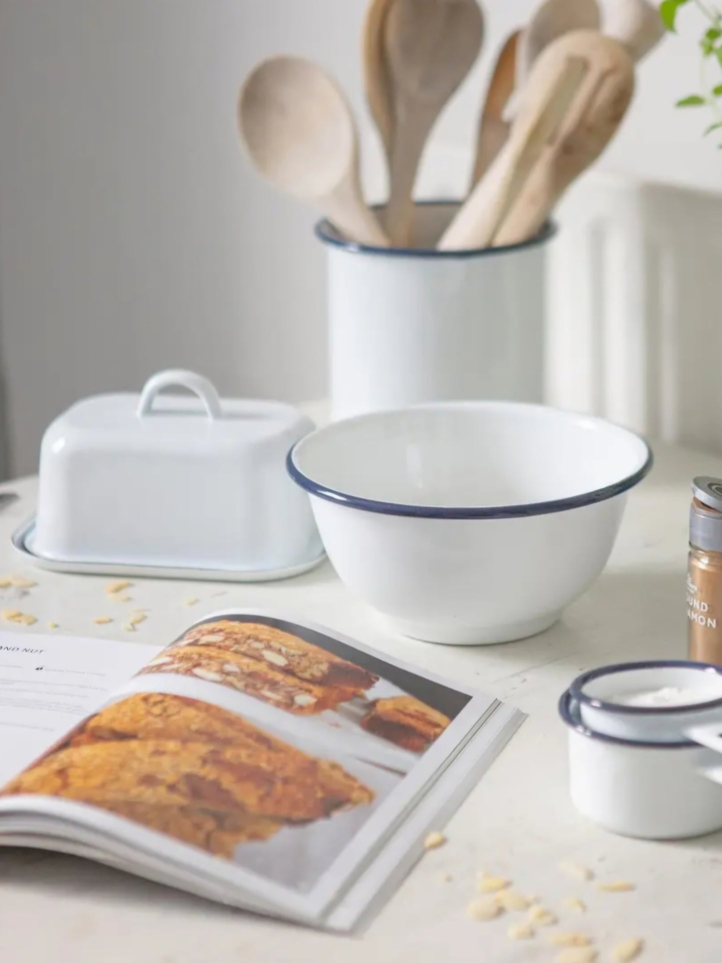 Classic Enamel Utensil Pot