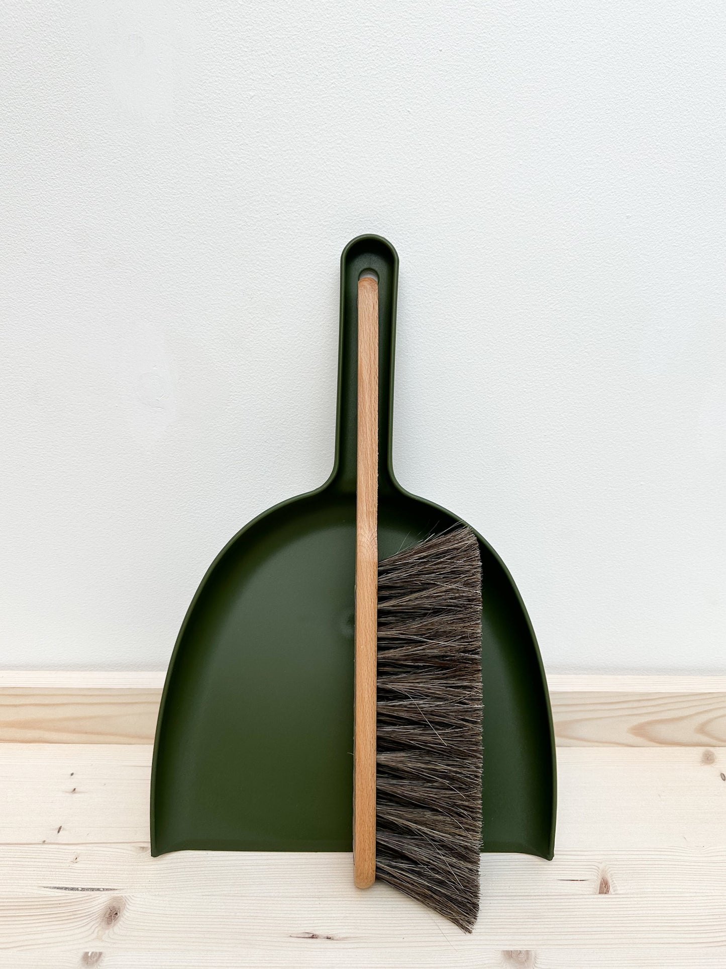 Eco Dustpan & Brush | Moss Green