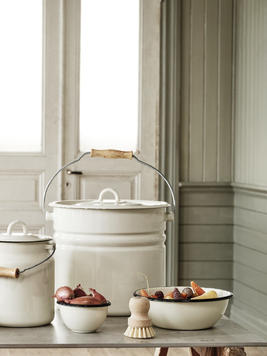 Emil's Enamel Lidded Bucket | Off-white 12L