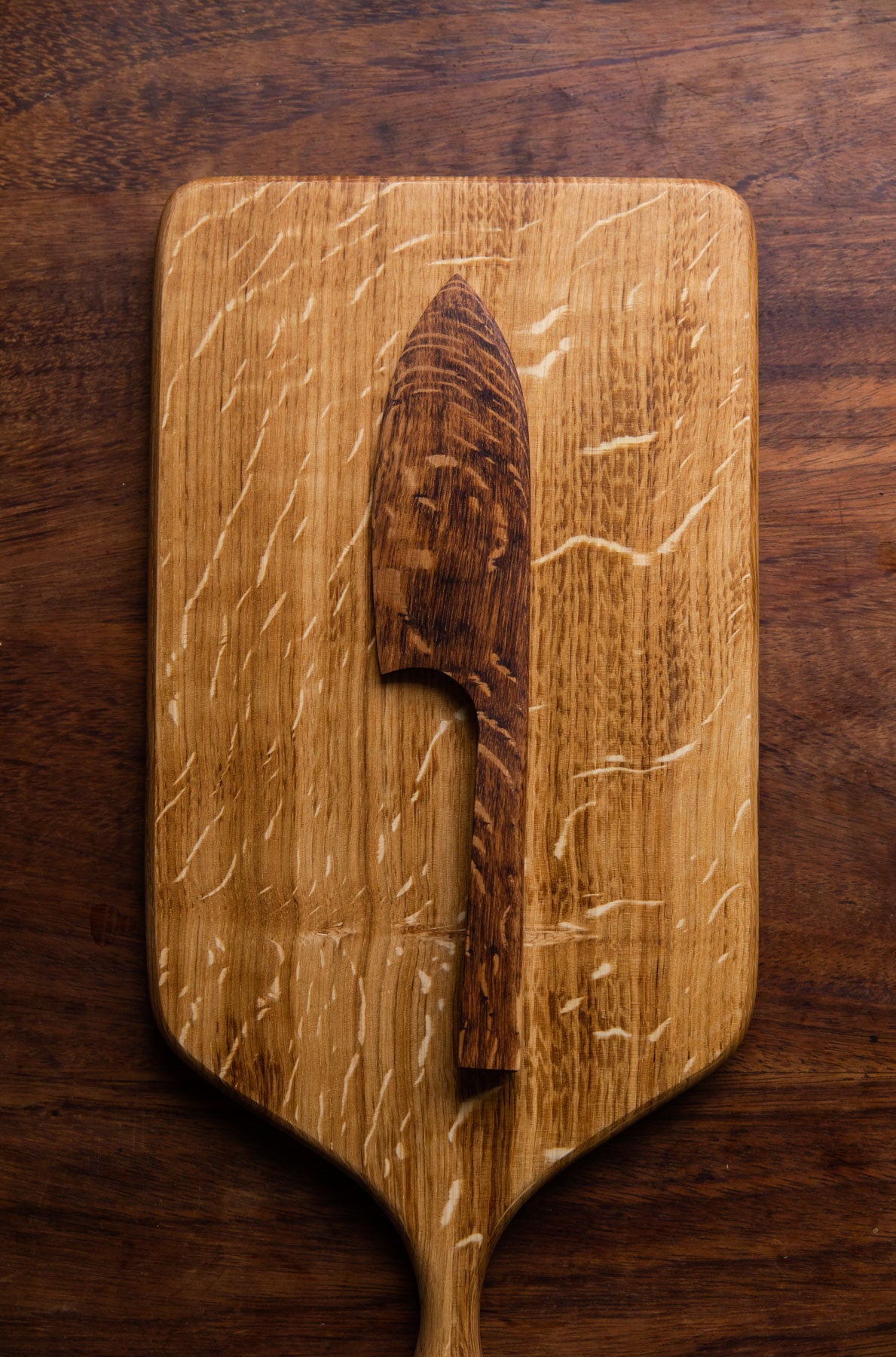 Cake Knife | English Brown Oak