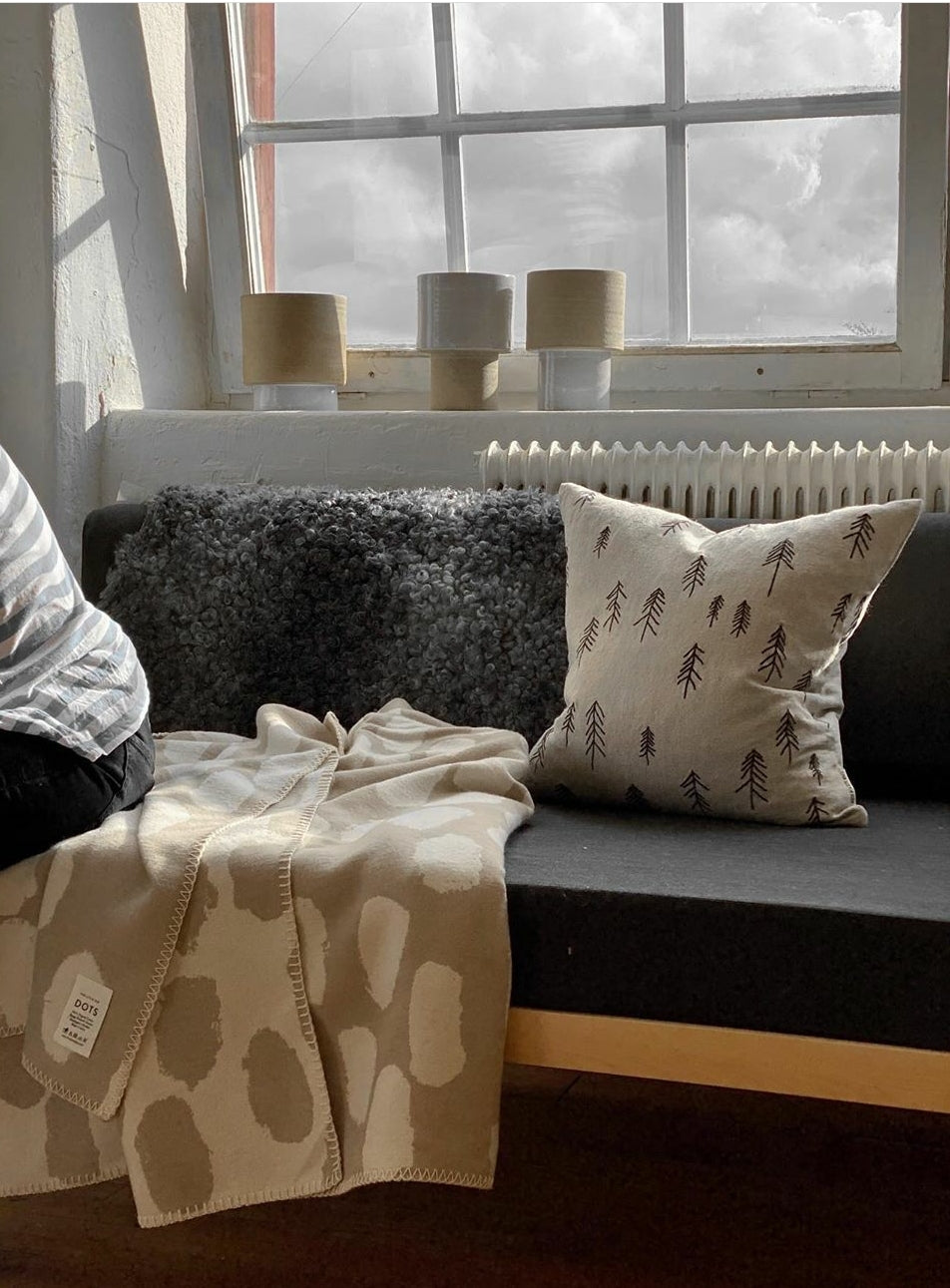 Dots Woven Blanket