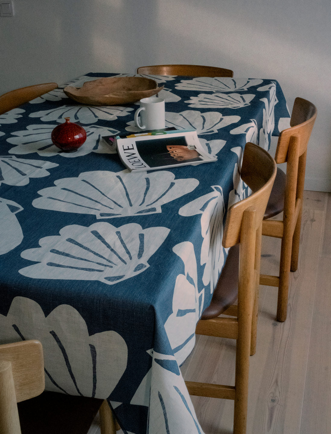 Snäcka Linen Tablecloth